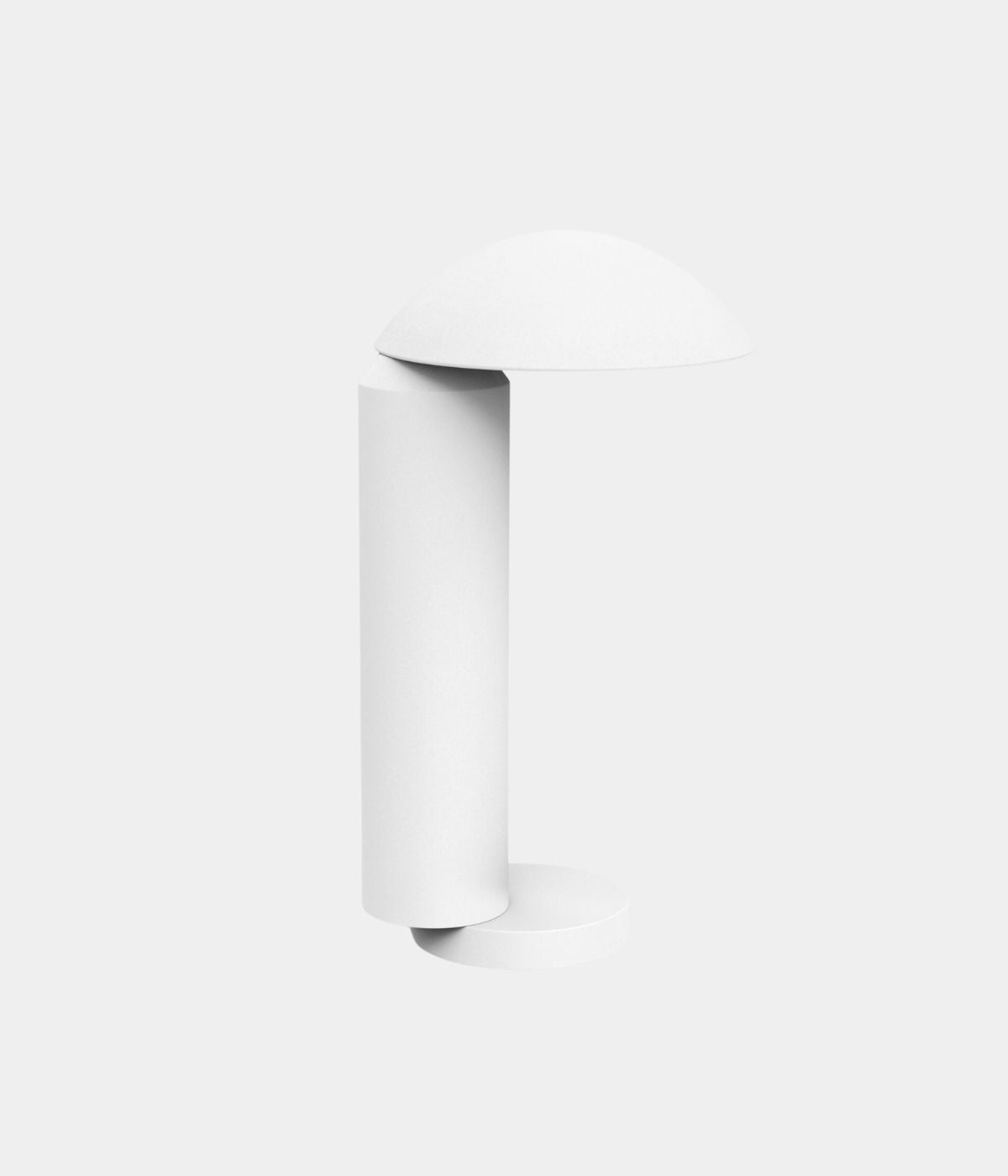 Frontalansicht der weißen ABYSS Tischleuchte von From Lighting, elegantes minimalistisches Design mit klaren Linien und sanfter Beleuchtung.
